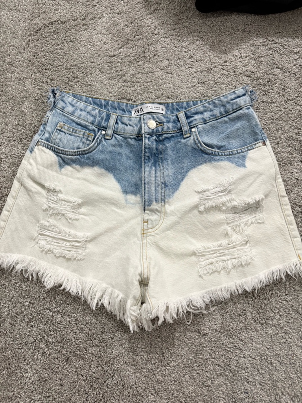 Zara High-Waisted Dip-Dye Distressed Denim Shorts Size 6